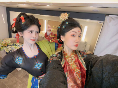 鞠婧祎