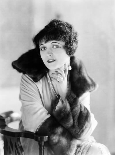 Pola Negri