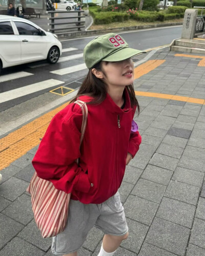 BY爱喝可乐的古娜小姐