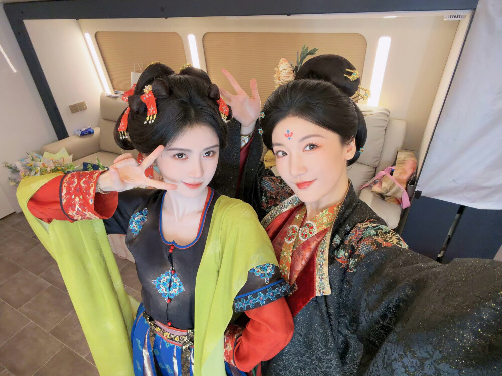鞠婧祎