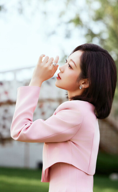 希林娜依高