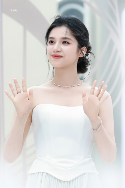 张婧仪