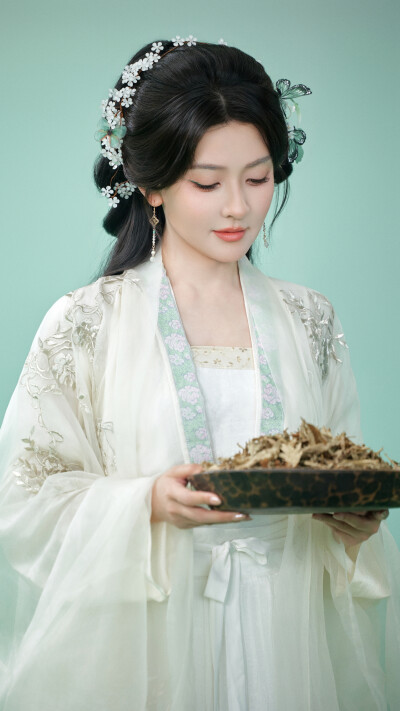 梁洁