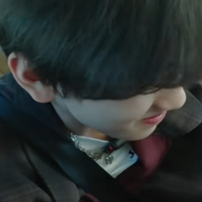 还是侧脸最好看