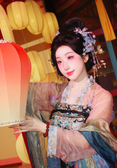 邓寓君