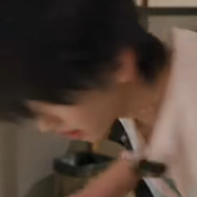 还是侧脸最好看