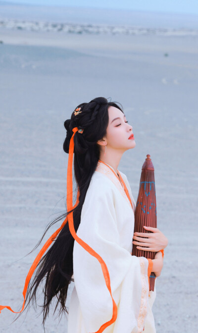 陈都灵