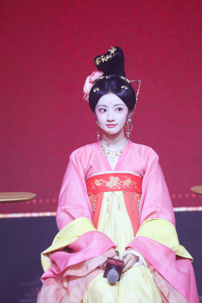 黄羿