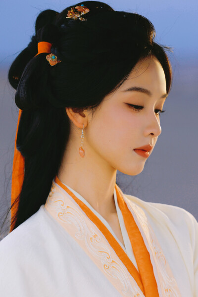 陈都灵