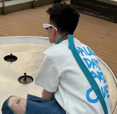 头像丨男头 平静的时候总会想起从前