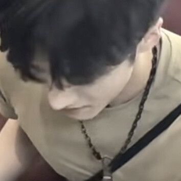 闫桉