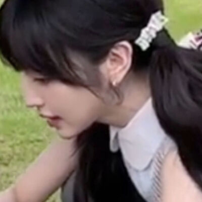 从前为你舍得无聊，宁愿休息不要，谈论连场大雨你窗台漏水，不得了