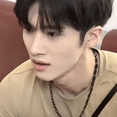 闫桉