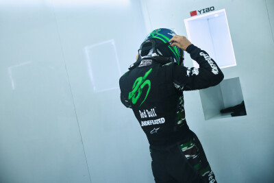 YIBO-OFFICIAL：
#85RACING# 
「练车日 DAY 3」
引擎暂歇，数据存档，保持状态，
蓄力下一场！@王一博·YIBO ​​​