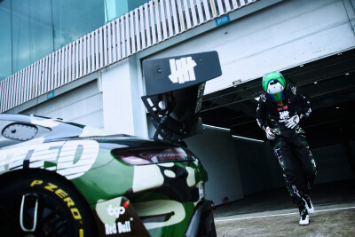 YIBO-OFFICIAL：
#85RACING# 
「练车日 DAY 3」
引擎暂歇，数据存档，保持状态，
蓄力下一场！@王一博·YIBO ​​​