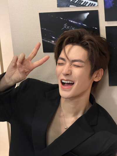 侯明昊