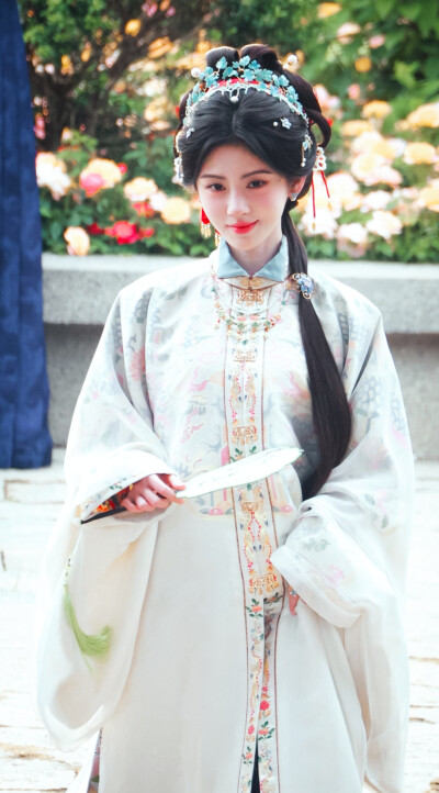 鞠婧祎