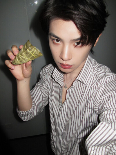 黄明昊