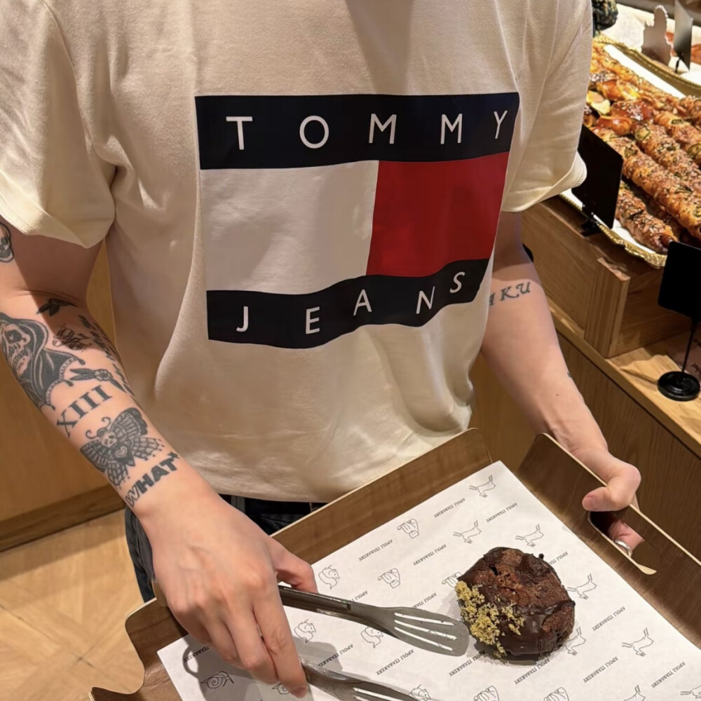 头像丨男头 一直想你于是一直幸福