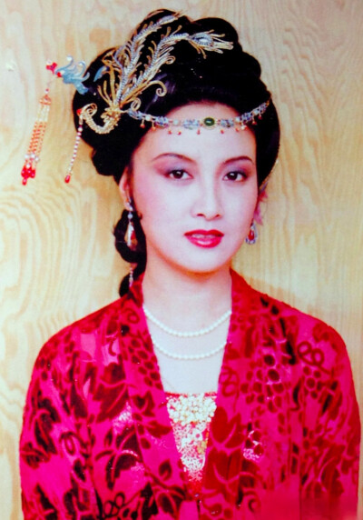 邓婕