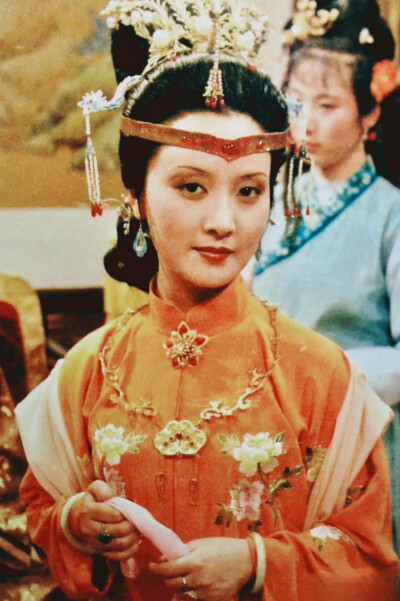 邓婕