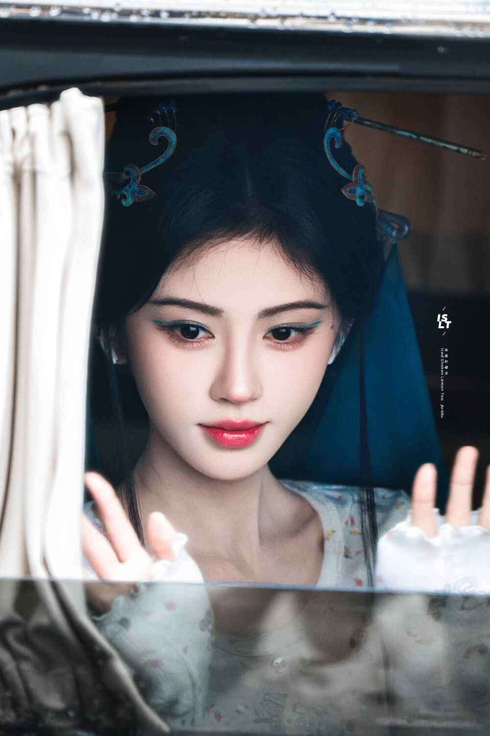 鞠婧祎