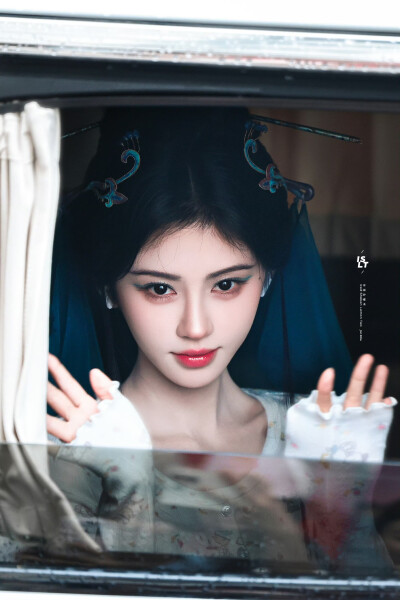 鞠婧祎