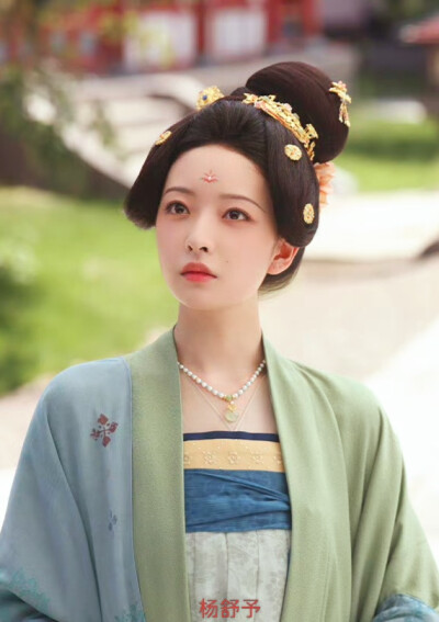 杨舒予