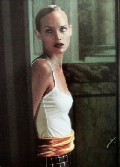 Amber Valletta
