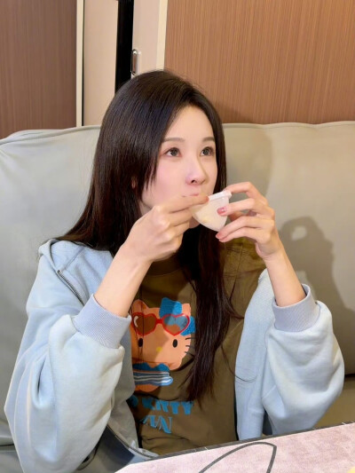 陈都灵