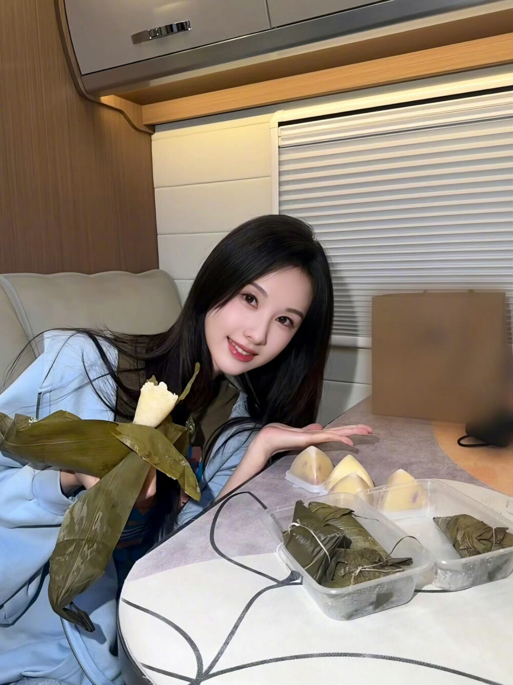 陈都灵