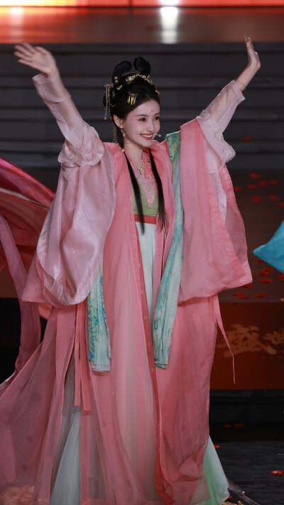 盛世天下 林小宅