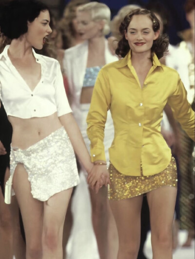 Shalom Harlow, Amber Valleta