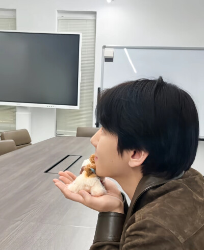 边伯贤