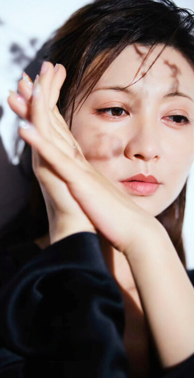 斓曦
