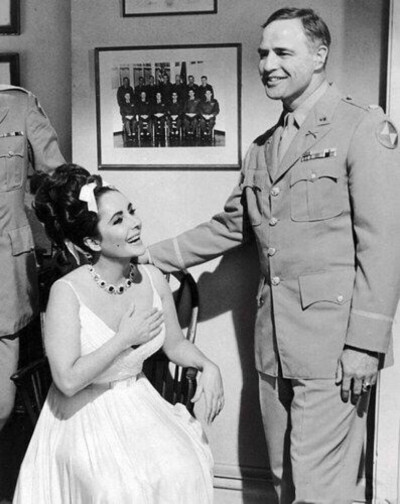 Elizabeth Taylor ​​​与马龙.白兰度