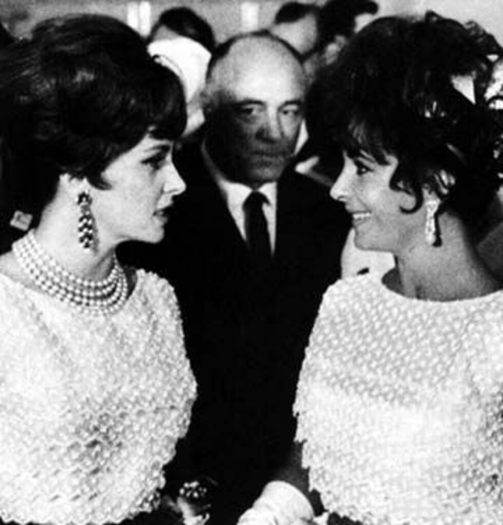 Elizabeth Taylor ​​​与吉娜.劳伦勃利吉塔撞衫
