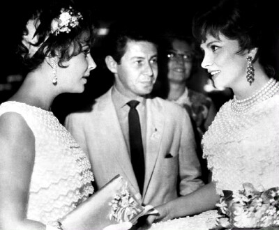 Elizabeth Taylor ​​​与吉娜.劳伦勃利吉塔撞衫