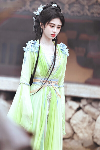 鞠婧祎
