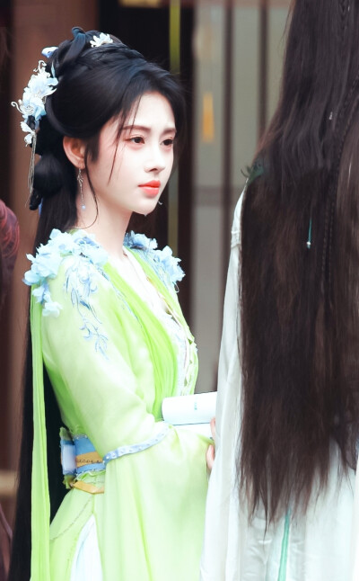 鞠婧祎