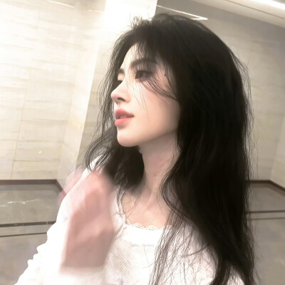 鞠婧祎