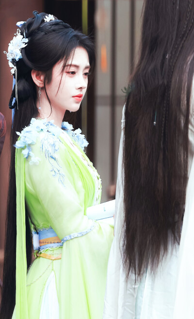 鞠婧祎