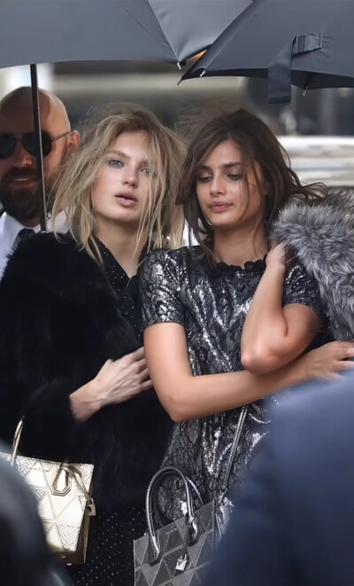 Taylor Hill, Romee Strijd