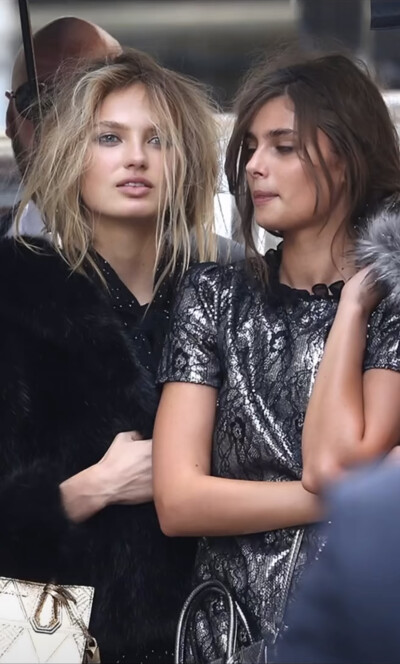 Taylor Hill, Romee Strijd