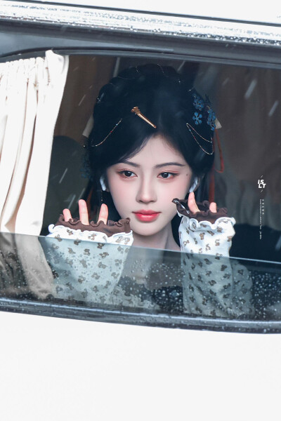鞠婧祎