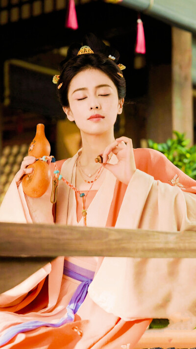 莫离