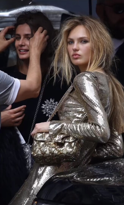 Taylor Hill, Romee Strijd