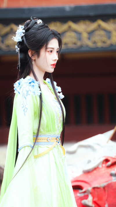 鞠婧祎