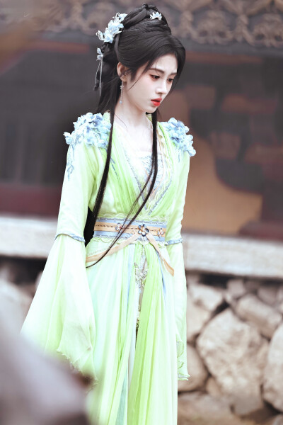 鞠婧祎