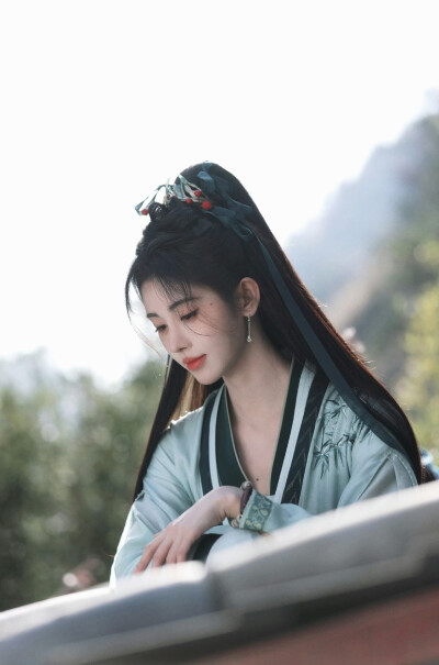 鞠婧祎